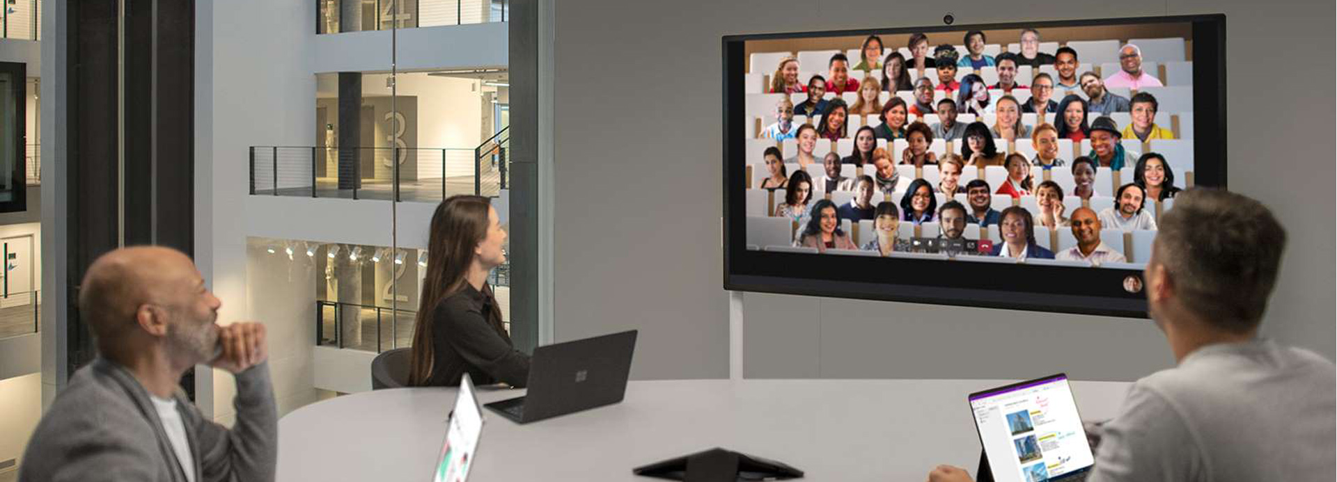 Surface Hub 2s  - будьте на связи с командой