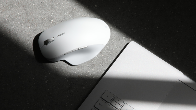 Surface Precision Mouse для комфорта долгих часов работы