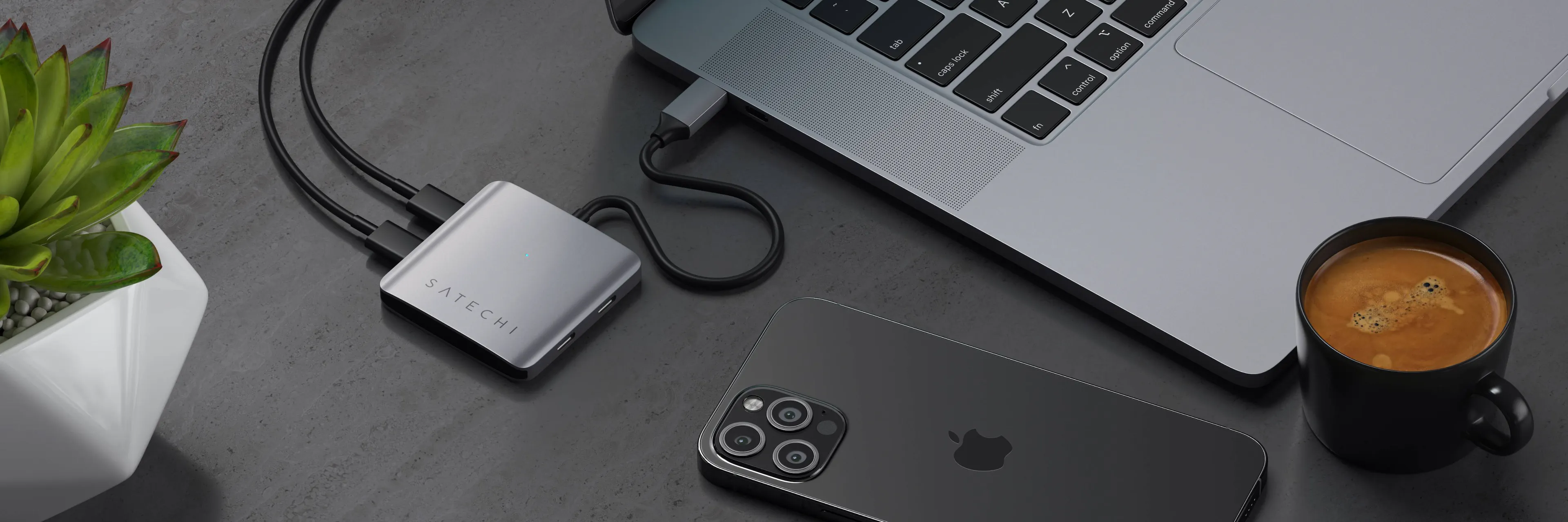 4 port usb c hub closeup lifestyle