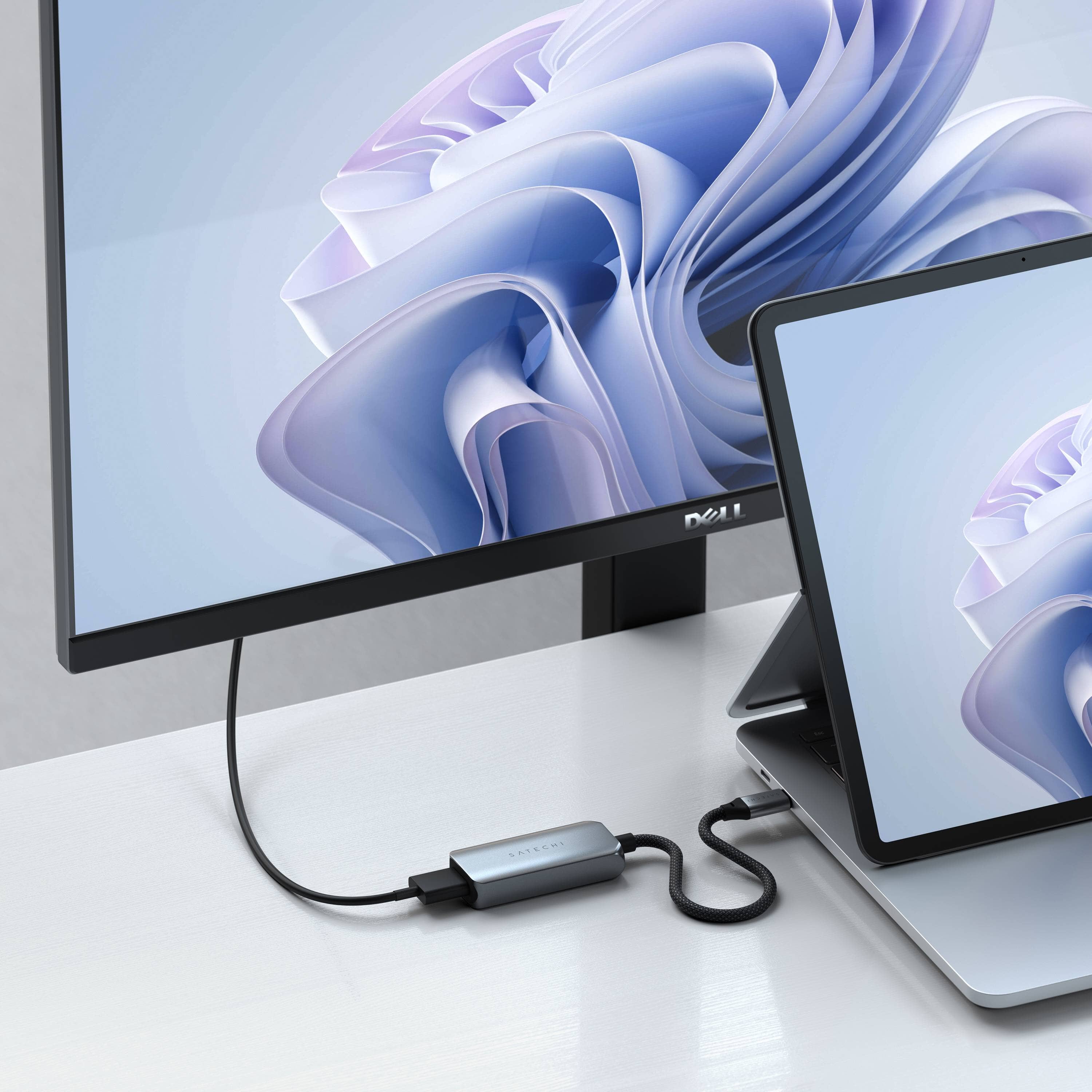 Satechi USB C to HDMI 8K adapter view