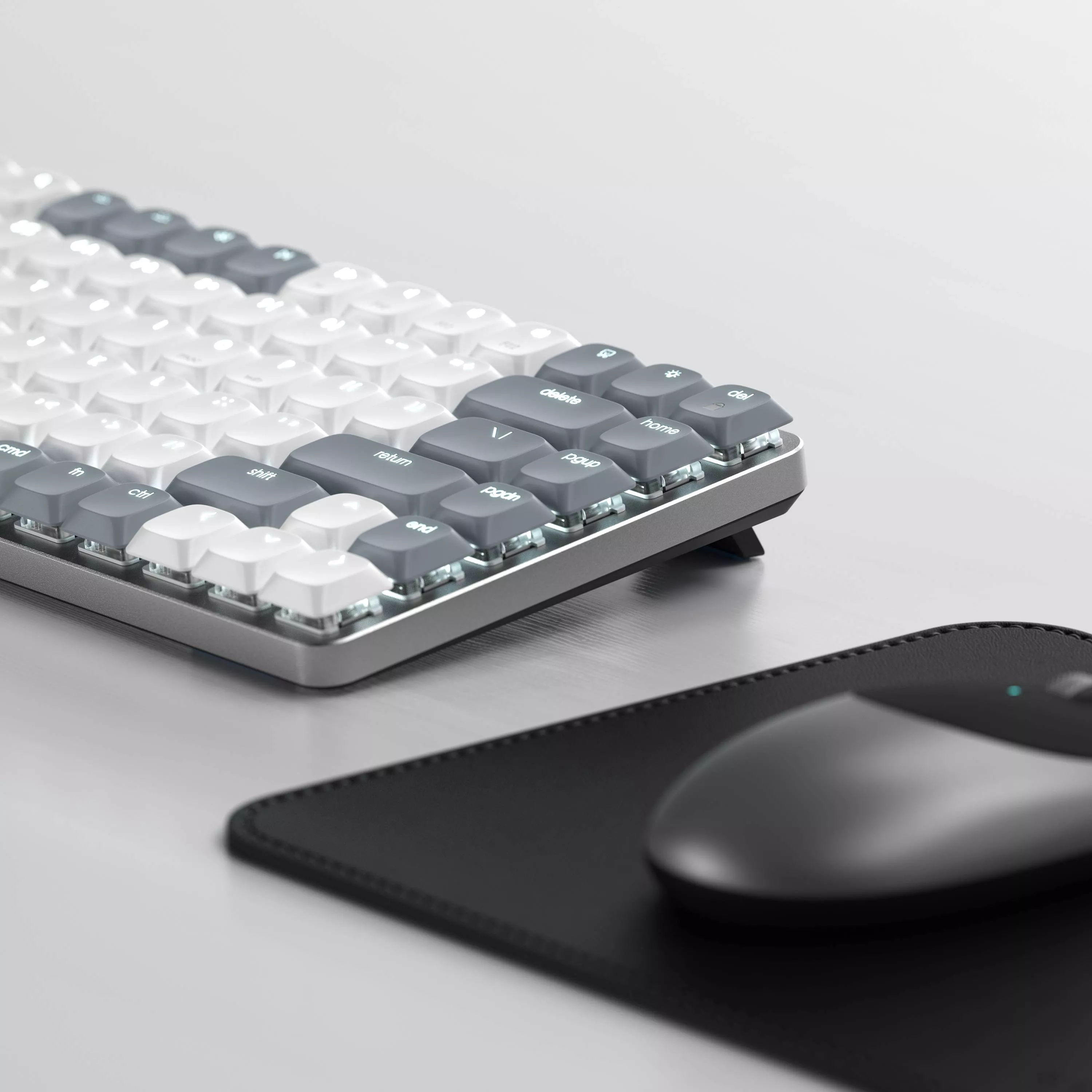 Satechi SM1 Slim Mechanical Backlit BT Keyboard view