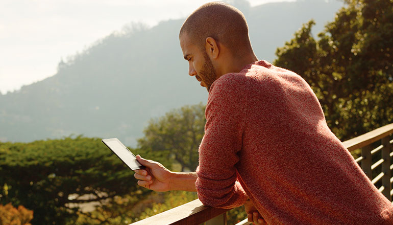 Kindle Oasis - флагманська модель Amazon для справжнiх цiнителiв книг та комфорту